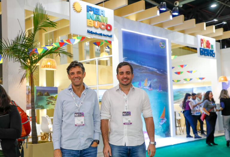 Daniel Coelho secretario de turismo de Pernambuco e Eduardo Loyo presidente da Empetur 1 1 e1696354054878 768x524